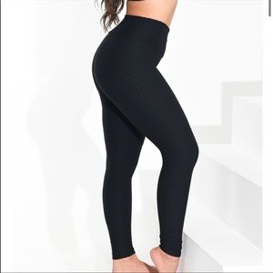 Booty by Brabants EUC full length black croco leggings